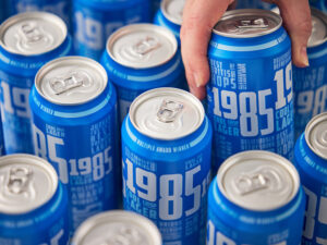 Independent British lager 1985 celebrates 10 years of refreshing success